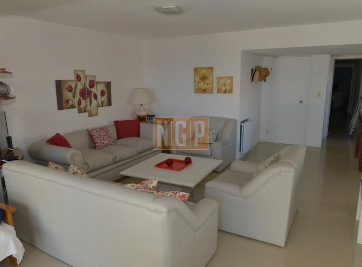 Foto de Departamento en Punta del Este, Torre con servicios, imagen 2
