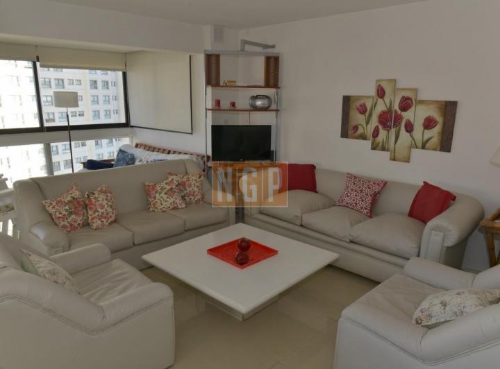 Foto de Departamento en Punta del Este, Torre con servicios, imagen 1