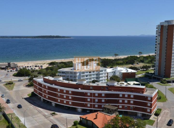 Apartamento con vista espectacular, y con todos los servicios!!
