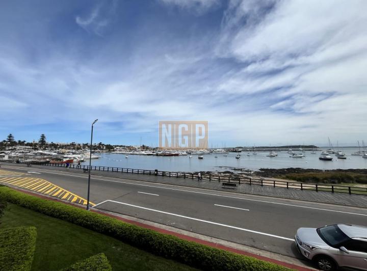 Foto de Primera linea con vista al puerto, imagen 1