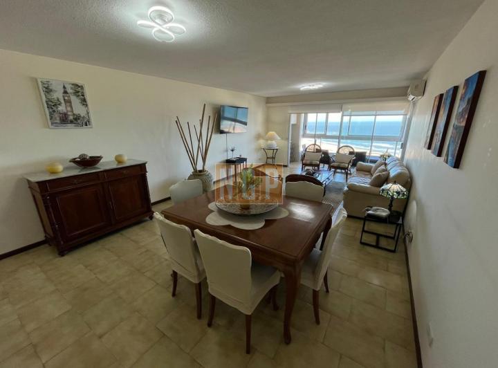 Foto de Apartamento en alquiler de 3 dormitorios en Primera Linea de Playa, imagen 1