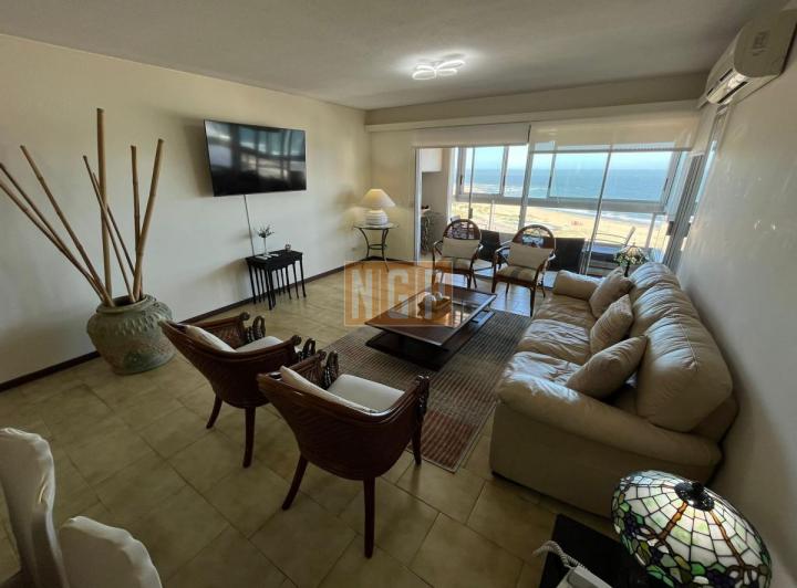 Foto de Apartamento en alquiler de 3 dormitorios en Primera Linea de Playa, imagen 4