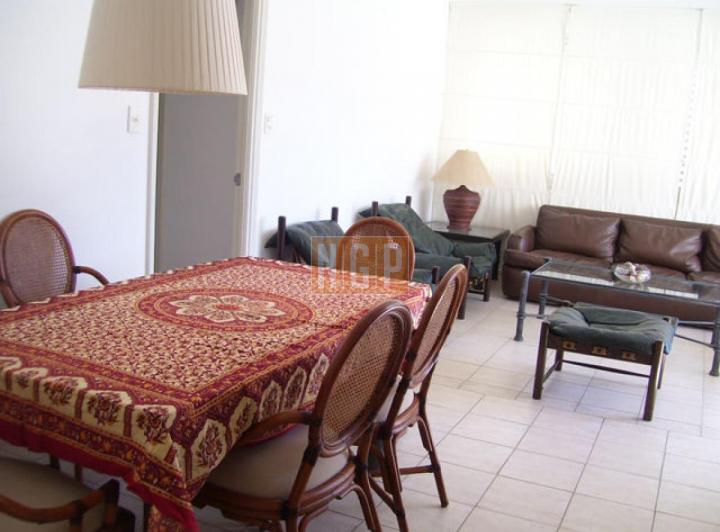 Apartamento en Peninsula, 3 dormitorios * 4
