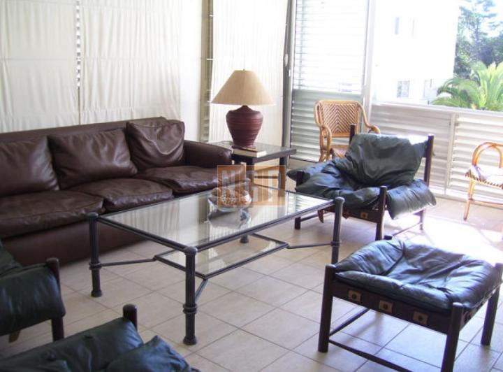 Apartamento en Peninsula, 3 dormitorios * 1