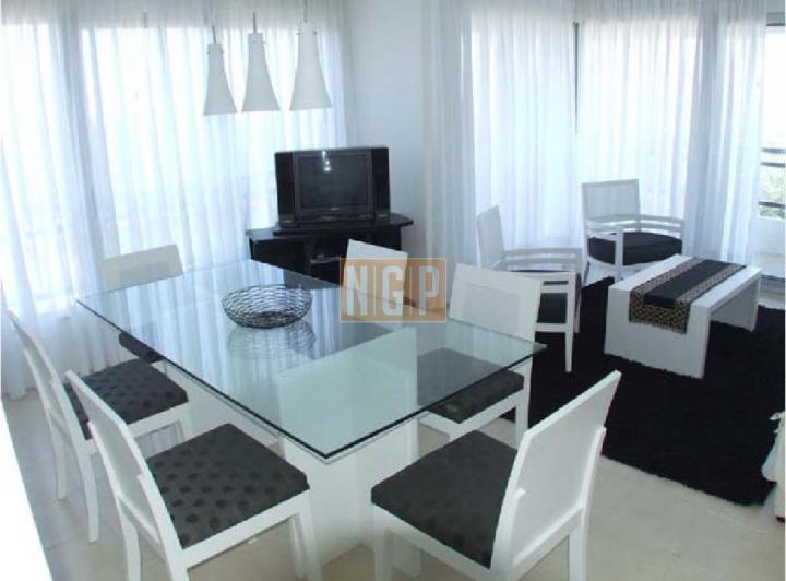 Apartamento en Roosevelt, 3 dormitorios * 5