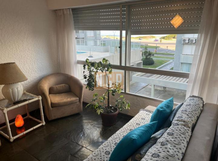 Apartamento en Edifciio Torres del plata , Playa Brava , 1 dormitorio 3
