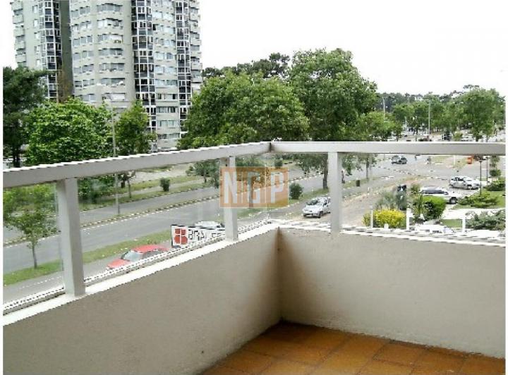 Apartamento sobre Roosevelt en venta 4