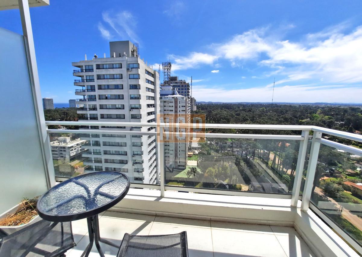 Roosevelt, piso alto. Amenities