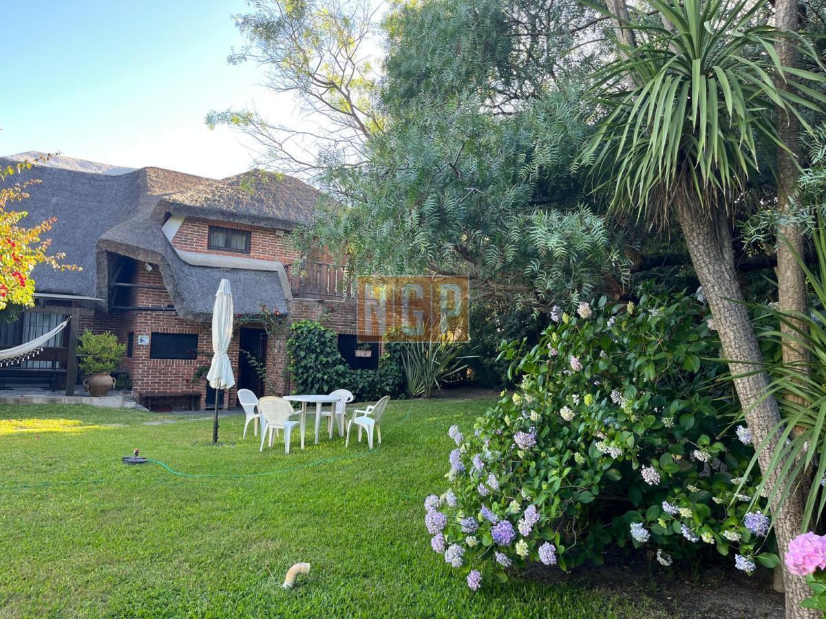 Casa en pinares, a 100 mts del mar