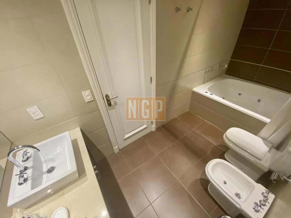 Venta apartamento 3 dormitorios torre Imperiale Punta del Este