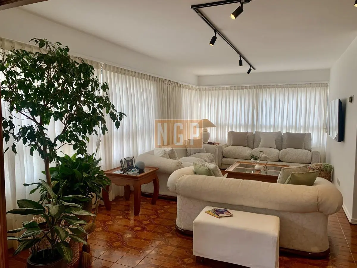 En venta apartamento de 2 mas dep. en Península, Punta del Este 4
