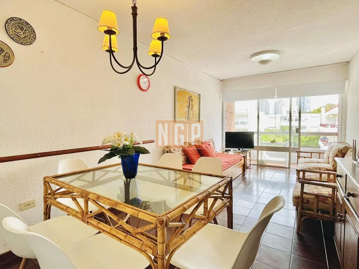 Apartamento de 2 Dormitorios en Aidy Grill a Pocos Metros de Playa Brava - Venta 1