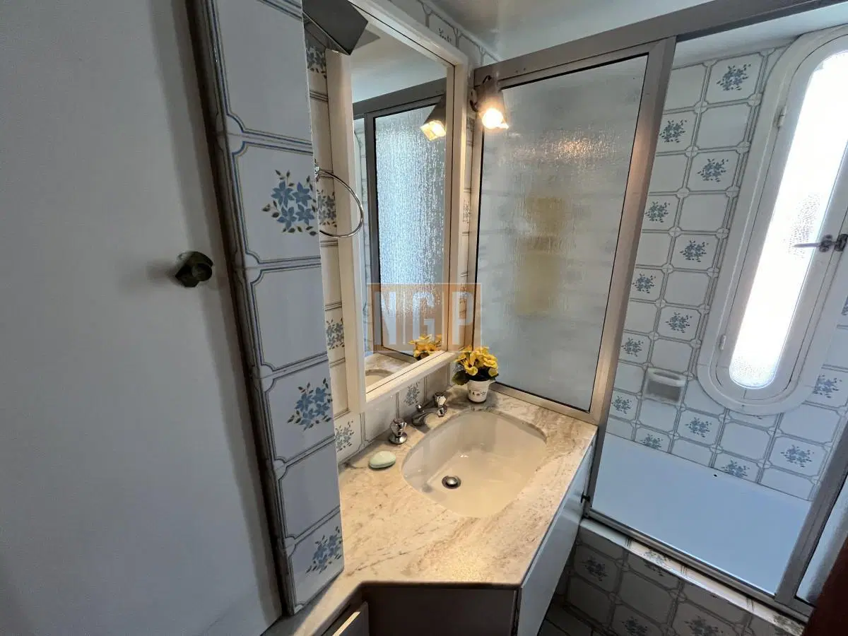 Apartamento en venta en el edificio Costanera 12 playa mansa 5