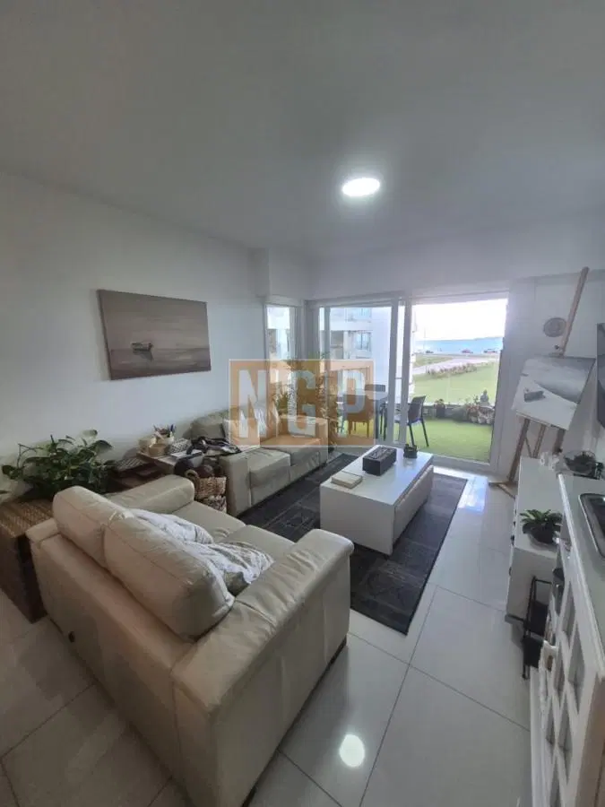 Apartamento en venta primera linea Playa Mansa Punta del Este 2 dormitorios 3
