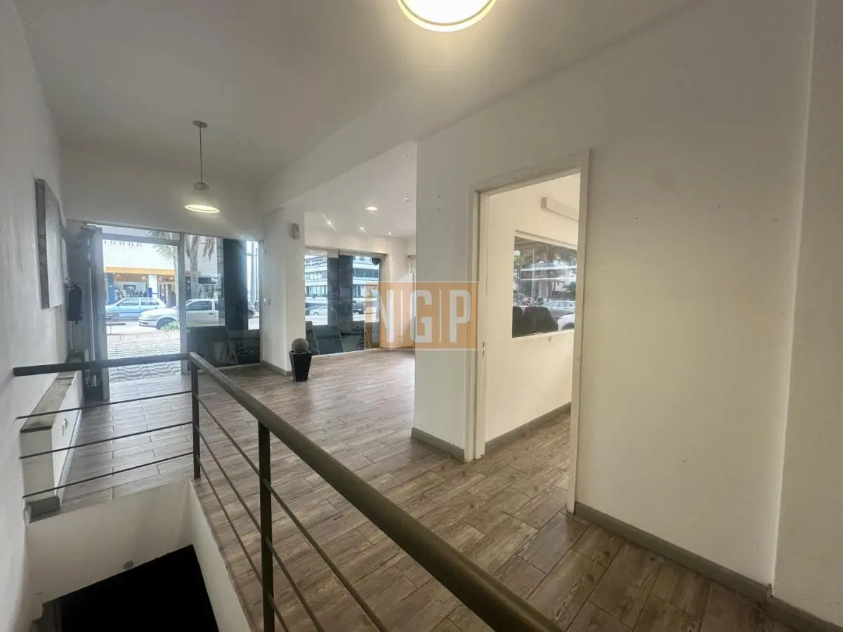 Alquiler anual, local comercial. Peninsula, Punta del Este 5