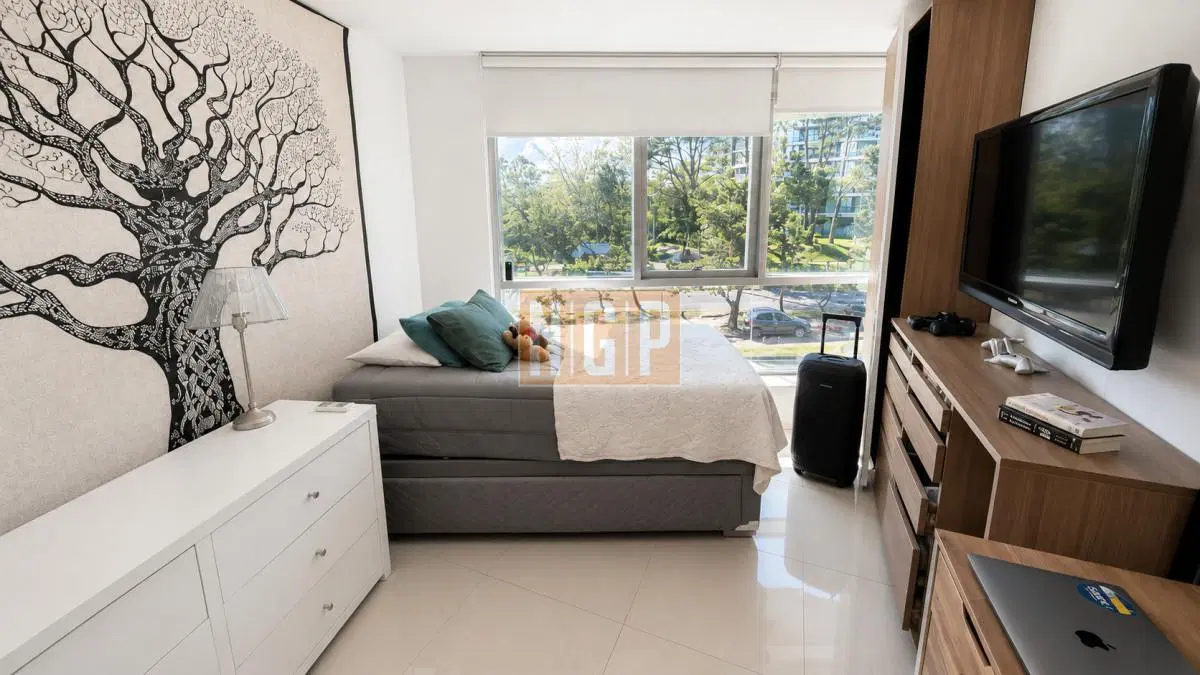 Apartamento en venta de 3 dormitorios en Punta del Este 4