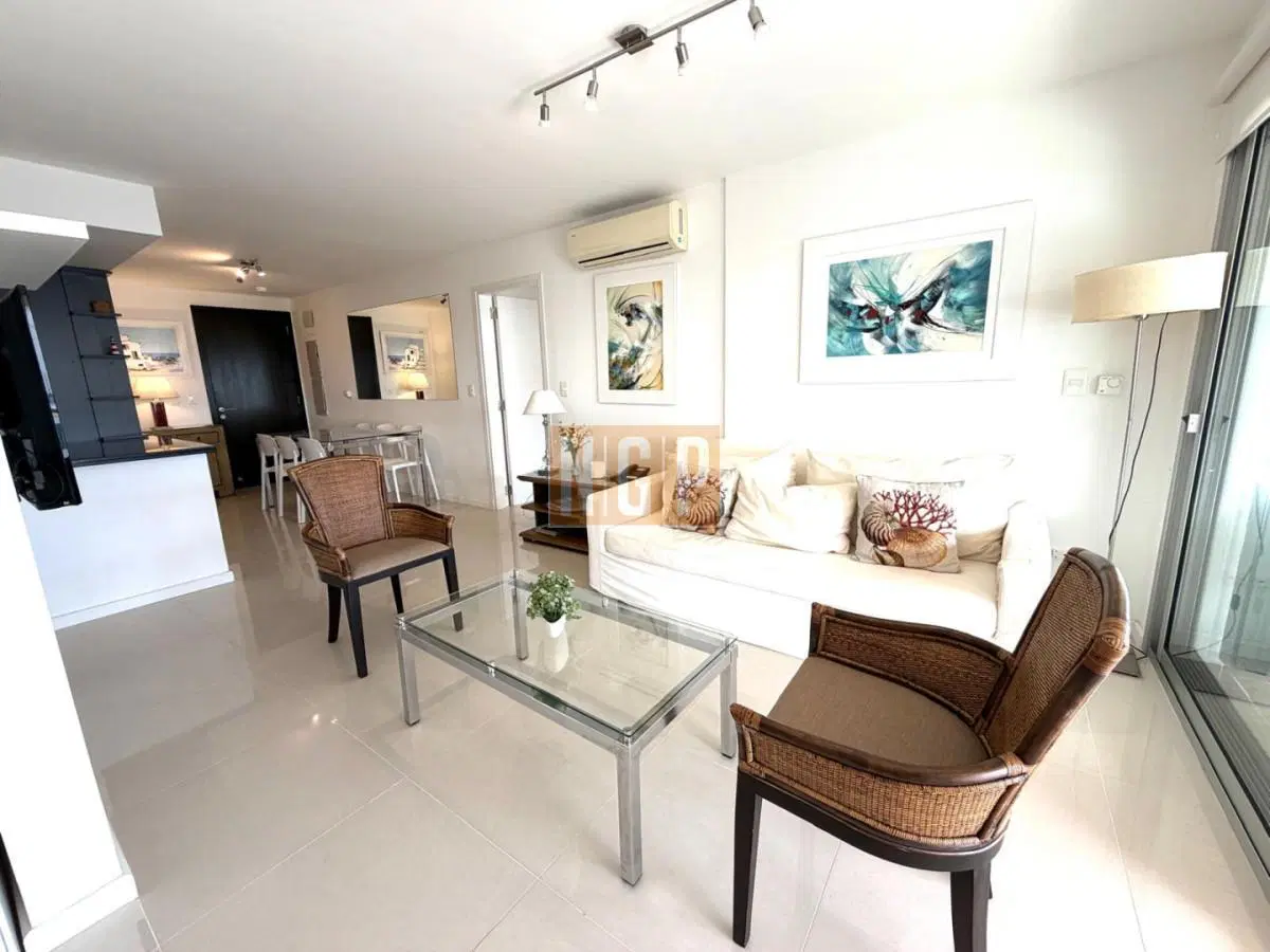 espectacular apartamento en venta en playa brava, 2 dormitorios y medio. 2