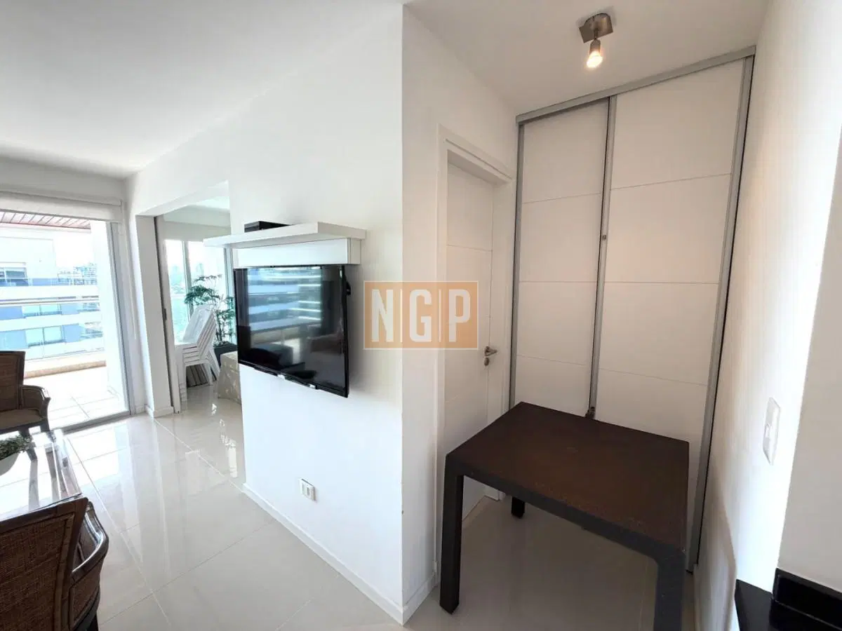 espectacular apartamento en venta en playa brava, 2 dormitorios y medio. 4