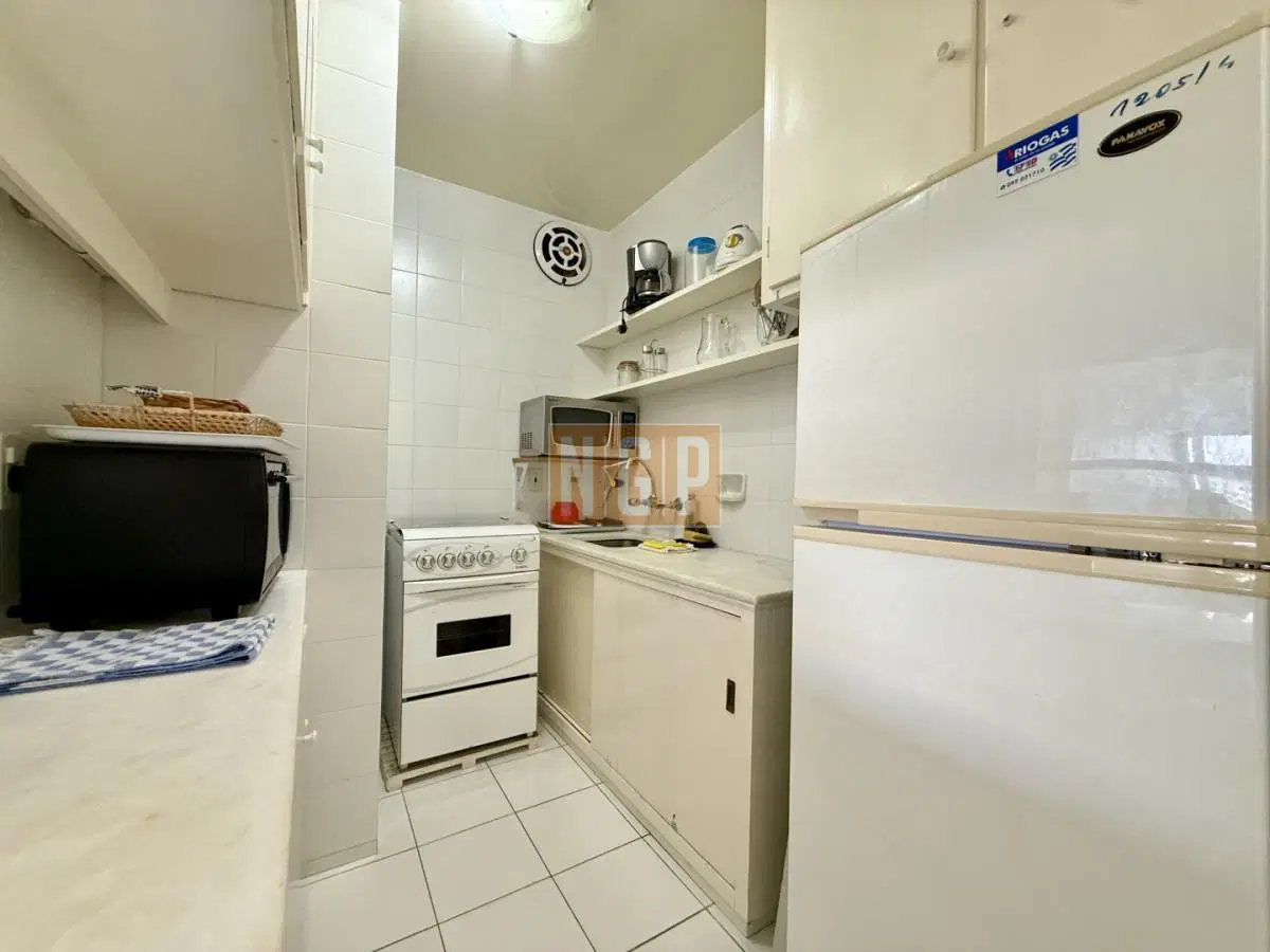 Apartamento en venta en Vanguardia Piso 12  hacia Playa Brava 5