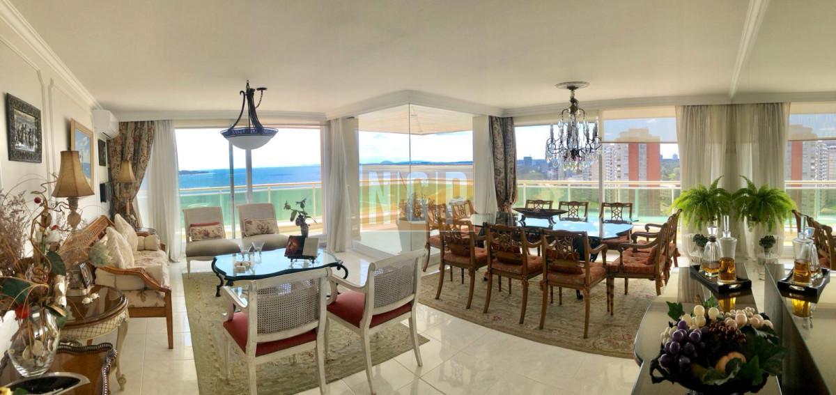 Foto de Venta apartamento 3 dormitorios + servicio. Playa mansa, Punta del Este, imagen 5