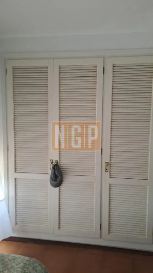 Vende apartamento de 2 dormitorios más servicio en Punta del Este 4