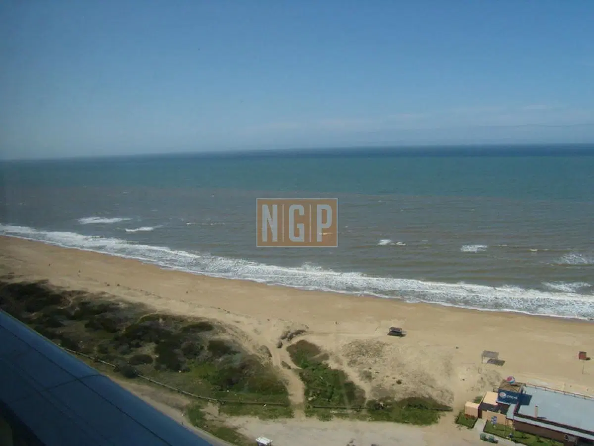 Apartamento en Venta de 3 dormitorios en Torre Le parc , Punta del este 4