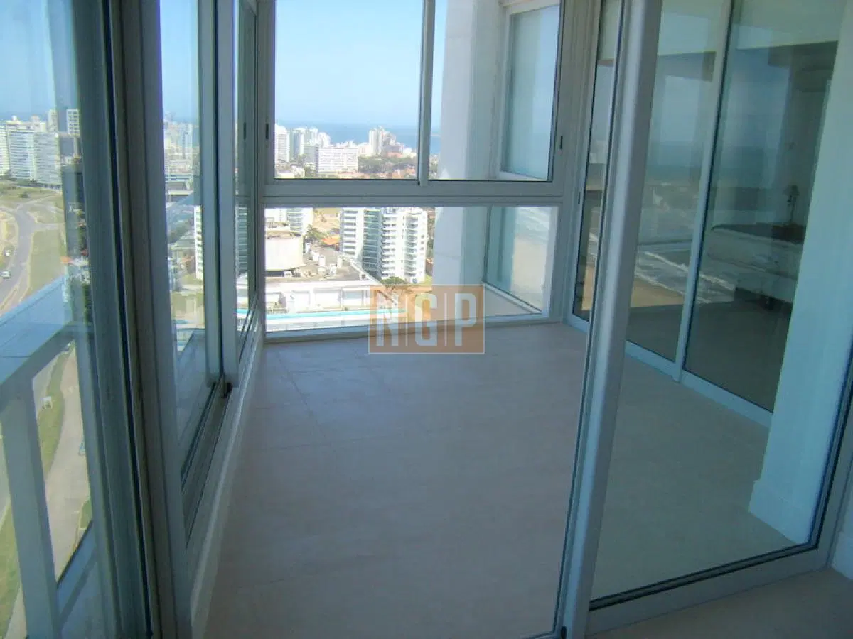 Apartamento en Venta de 3 dormitorios en Torre Le parc , Punta del este 3