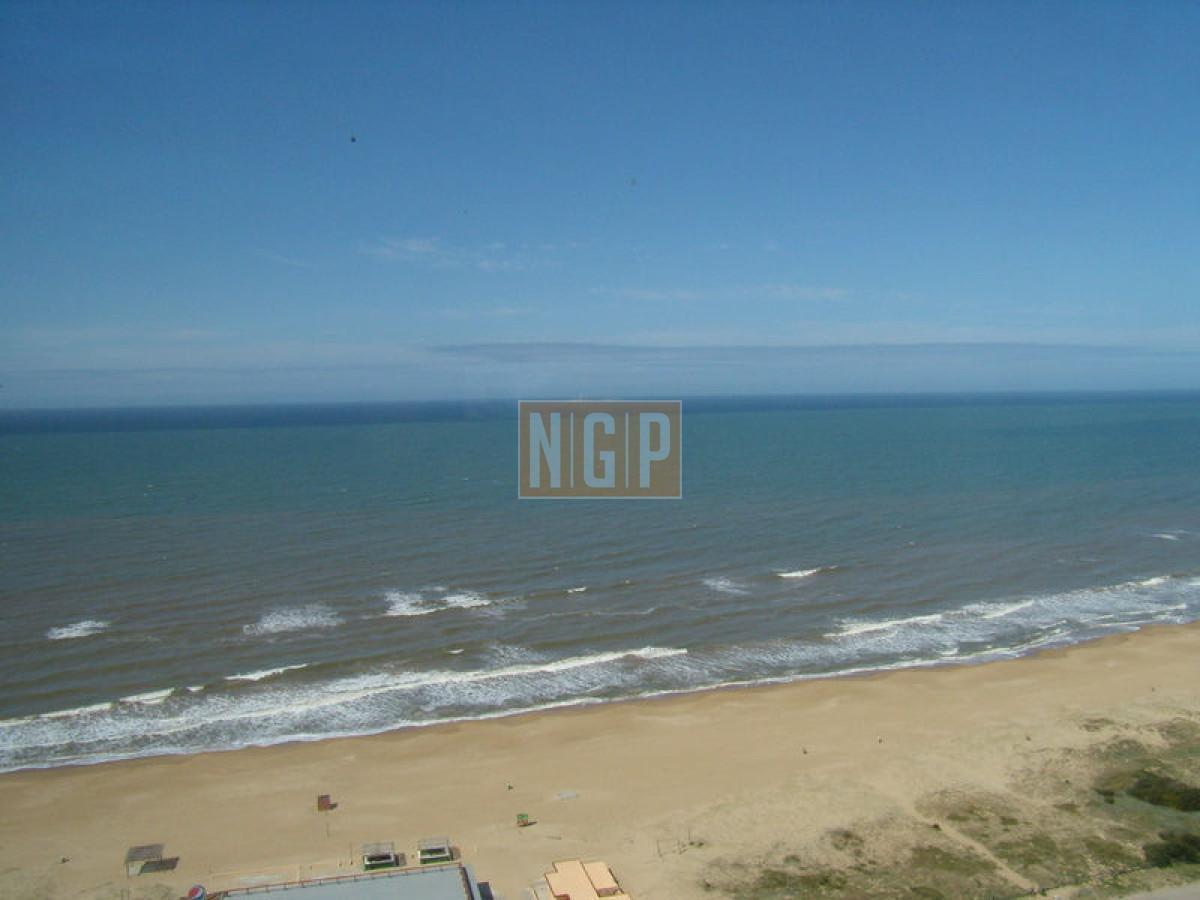 Foto de Apartamento en Venta de 3 dormitorios en Torre Le parc , Punta del este, imagen 1