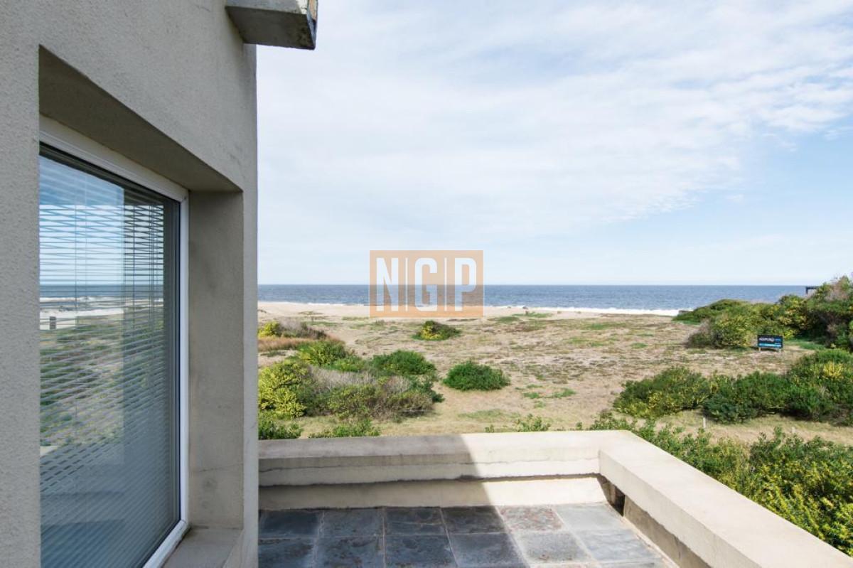 Foto de Venta casa de 4 dormitorios frente al mar, imagen 1