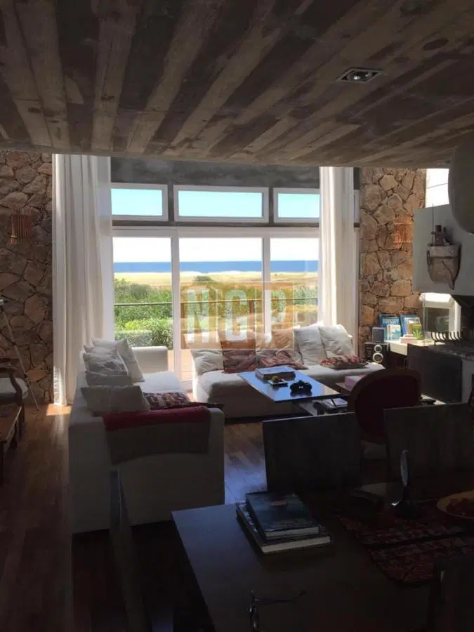 Venta casa de 4 dormitorios frente al mar 5