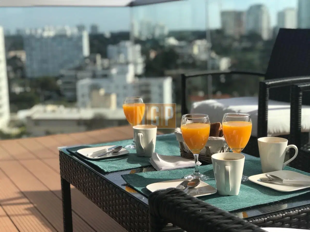 Departamento en Punta del Este, Torre   cuenta con todos los servicios. 2