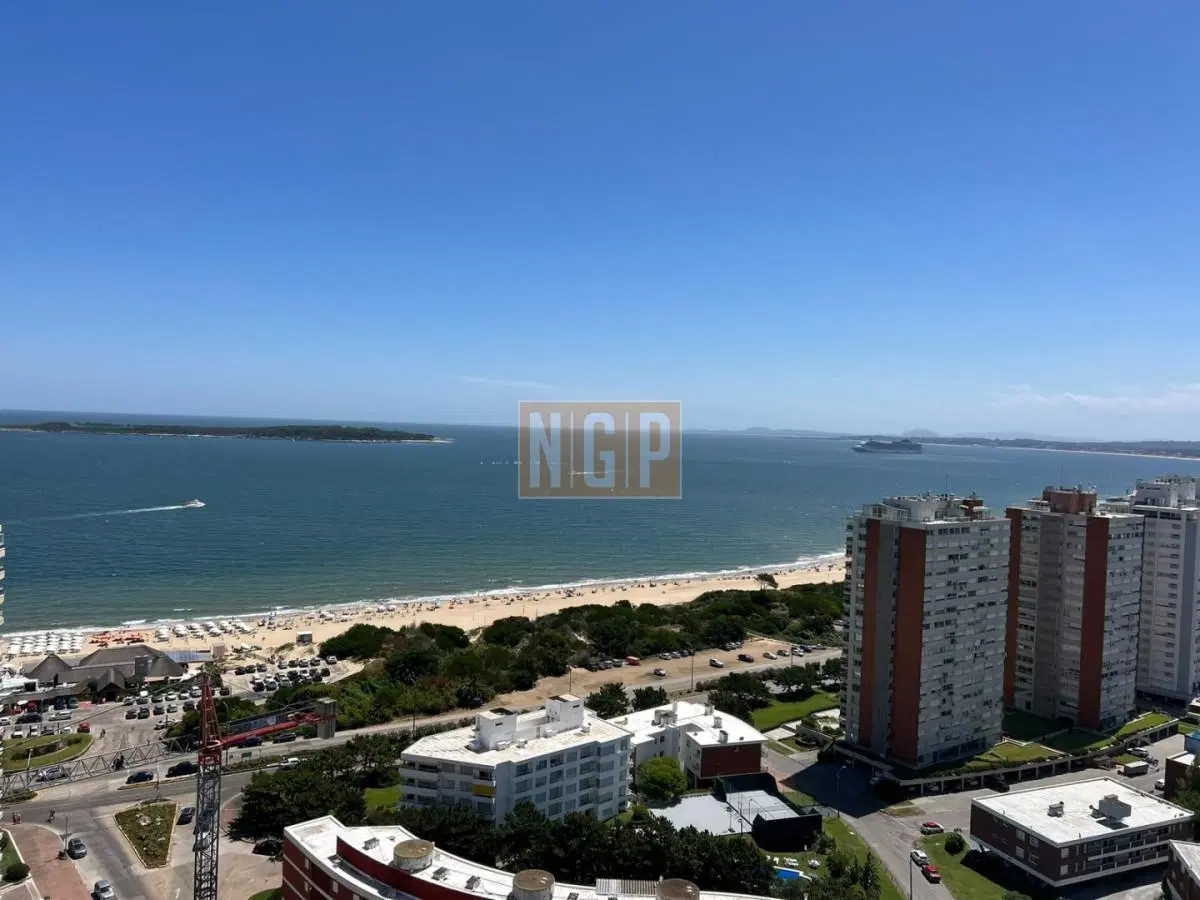 departamento playa mansa con servicios 5