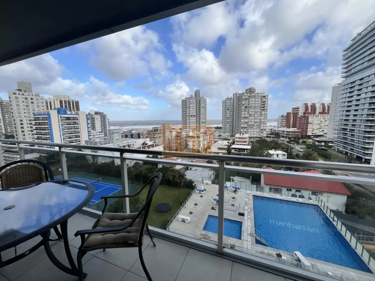 Apartamento de 2 dormitorios en venta, Punta del Este. 2