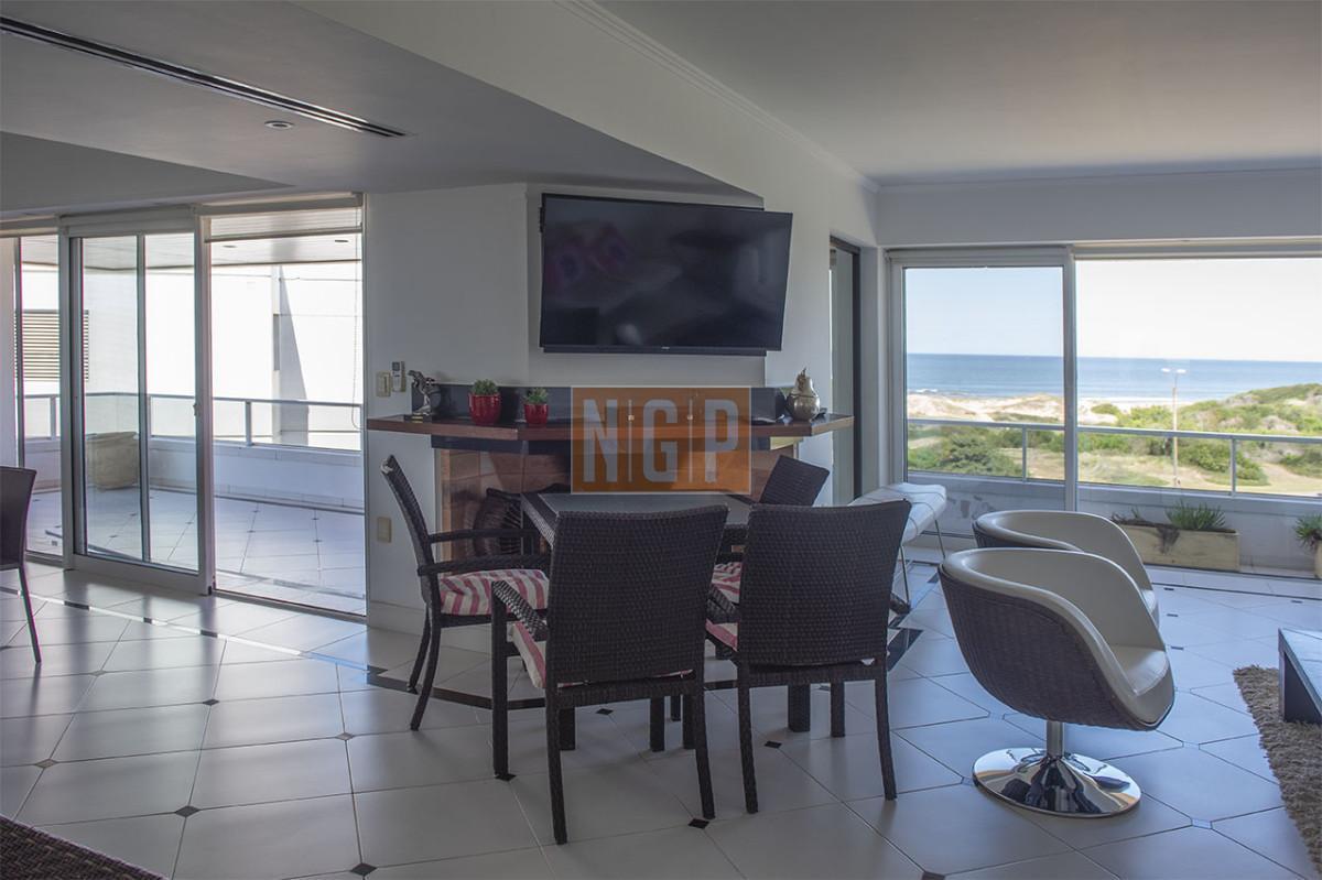 Foto de Penthouse Duplex en Venta de 4 dormitorios en Playa Brava , Punta del, imagen 1