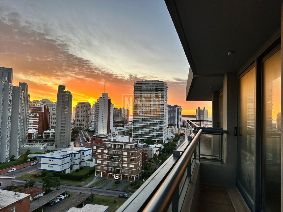 Foto de En venta apartamento de 2 dormitorios con hermosa vista parcial al mar, imagen 2