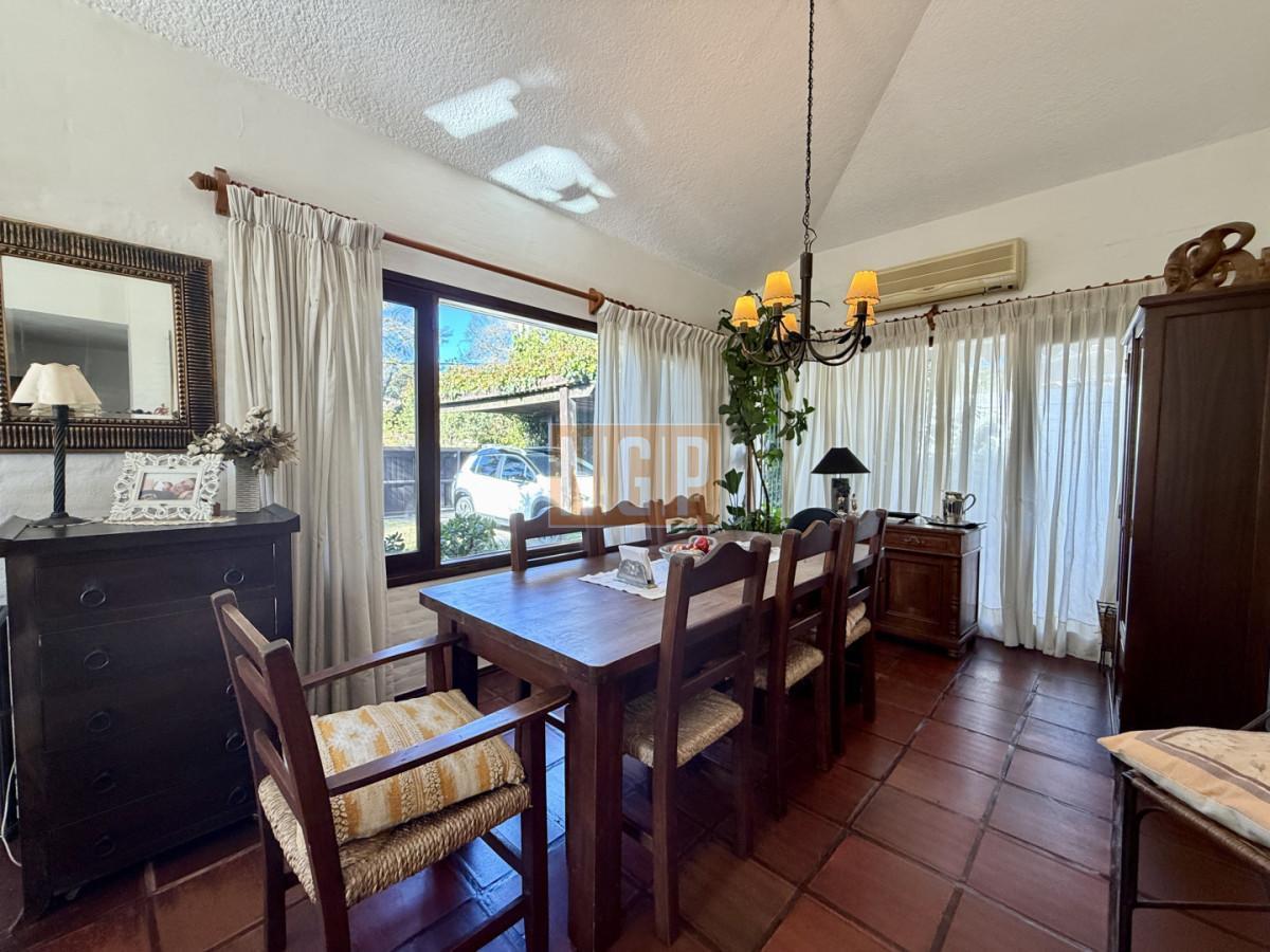 Foto de CASA EN VENTA - BARRIO CANTEGRIL, AV. CÓRDOVA, imagen 1