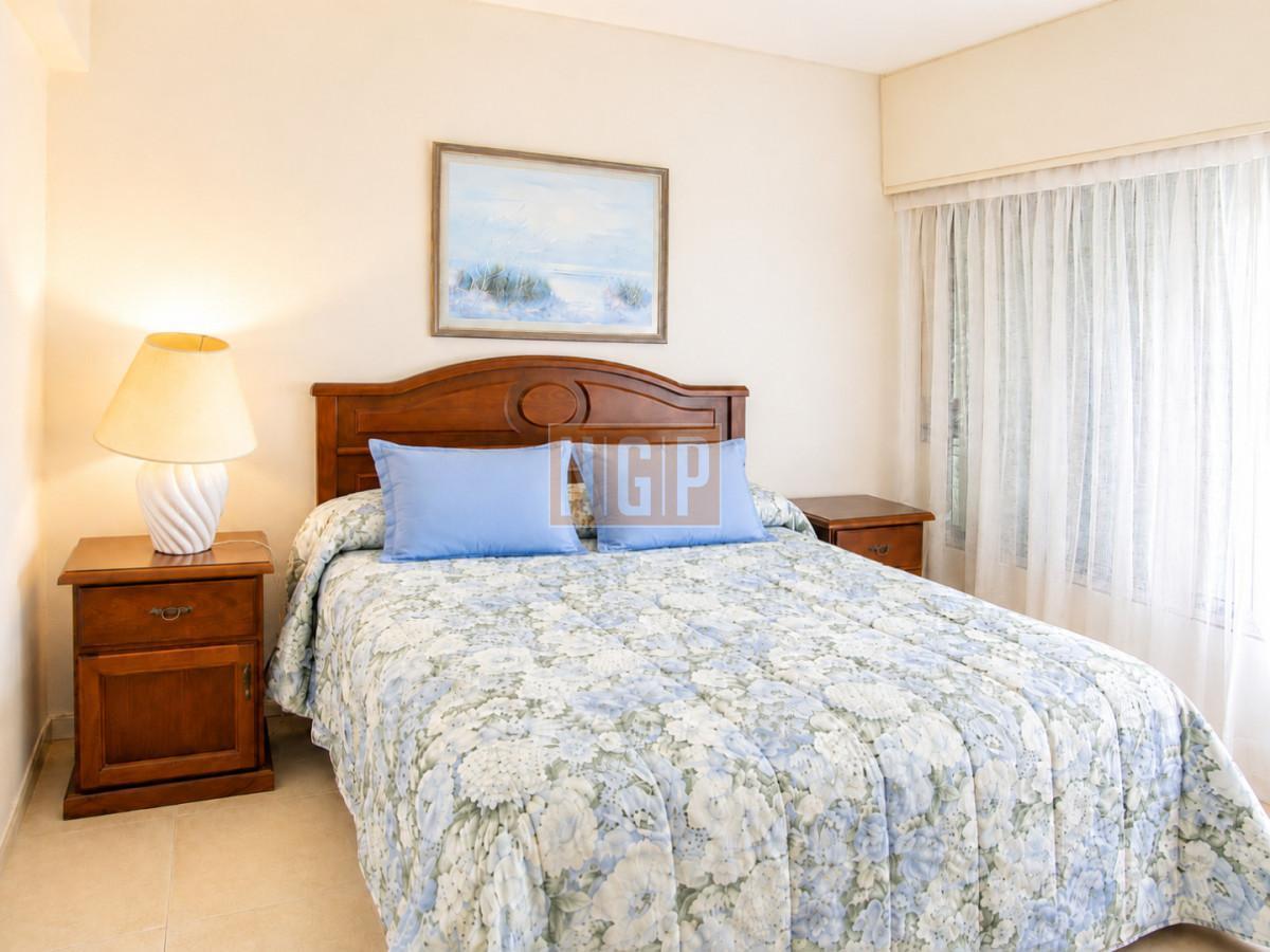 Foto de Vende y alquila apartamento de 2 dormitorios en Peninsula, Punta del, imagen 2