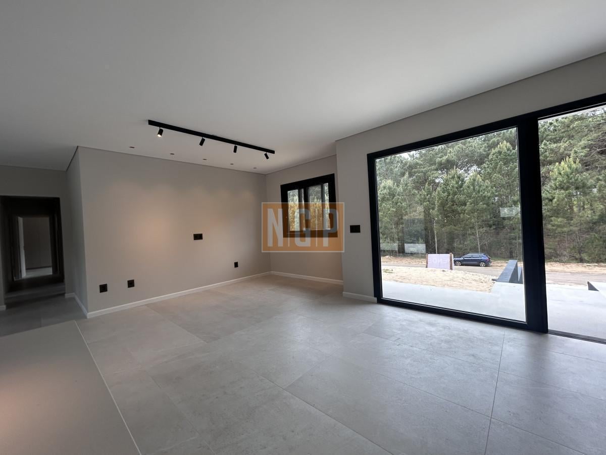 Foto de Venta casa en Club del lago Punta Ballena, imagen 2