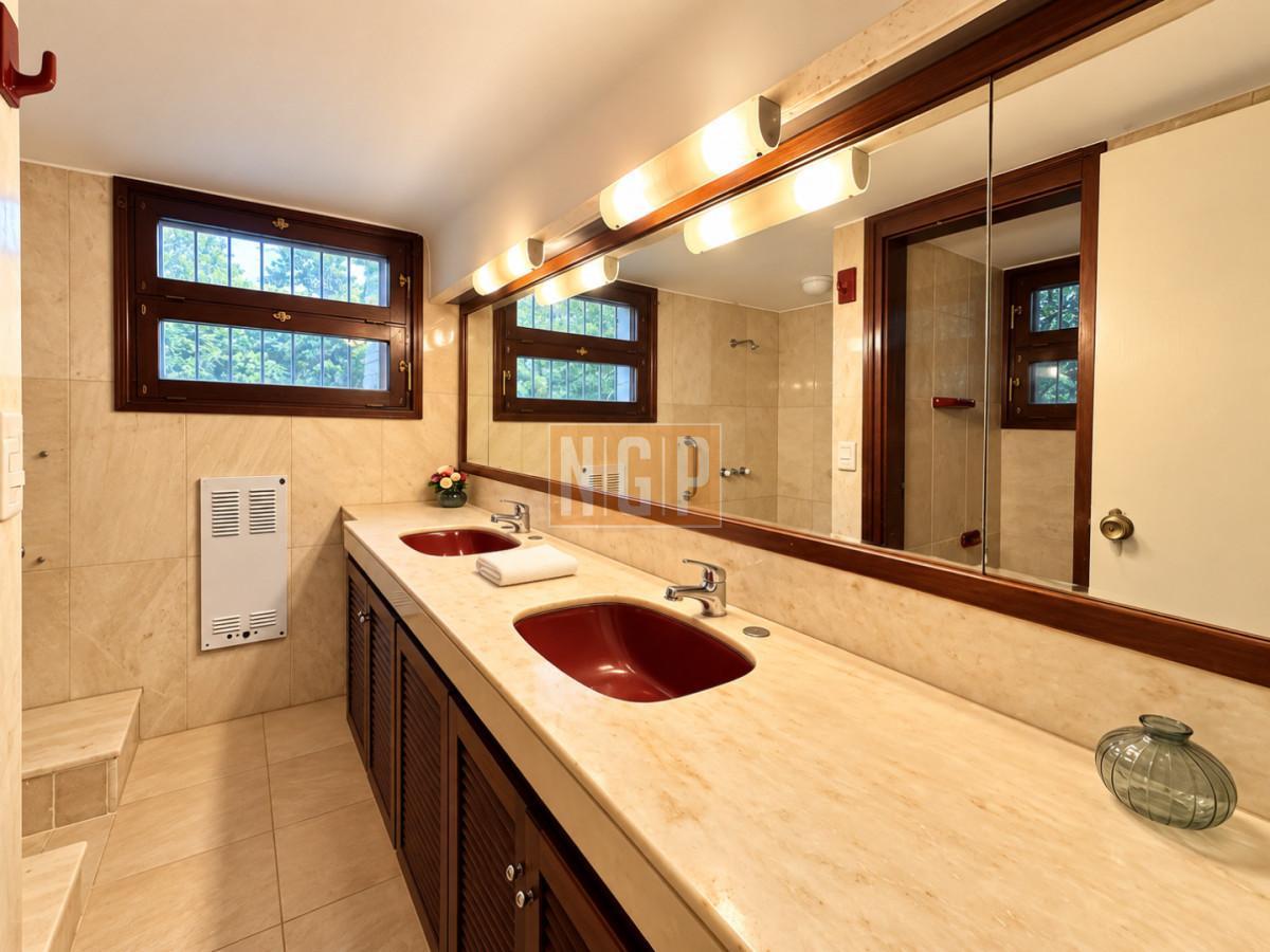 Foto de Venta casa 8 dormitorios. Cantegril, Punta del Este, imagen 5