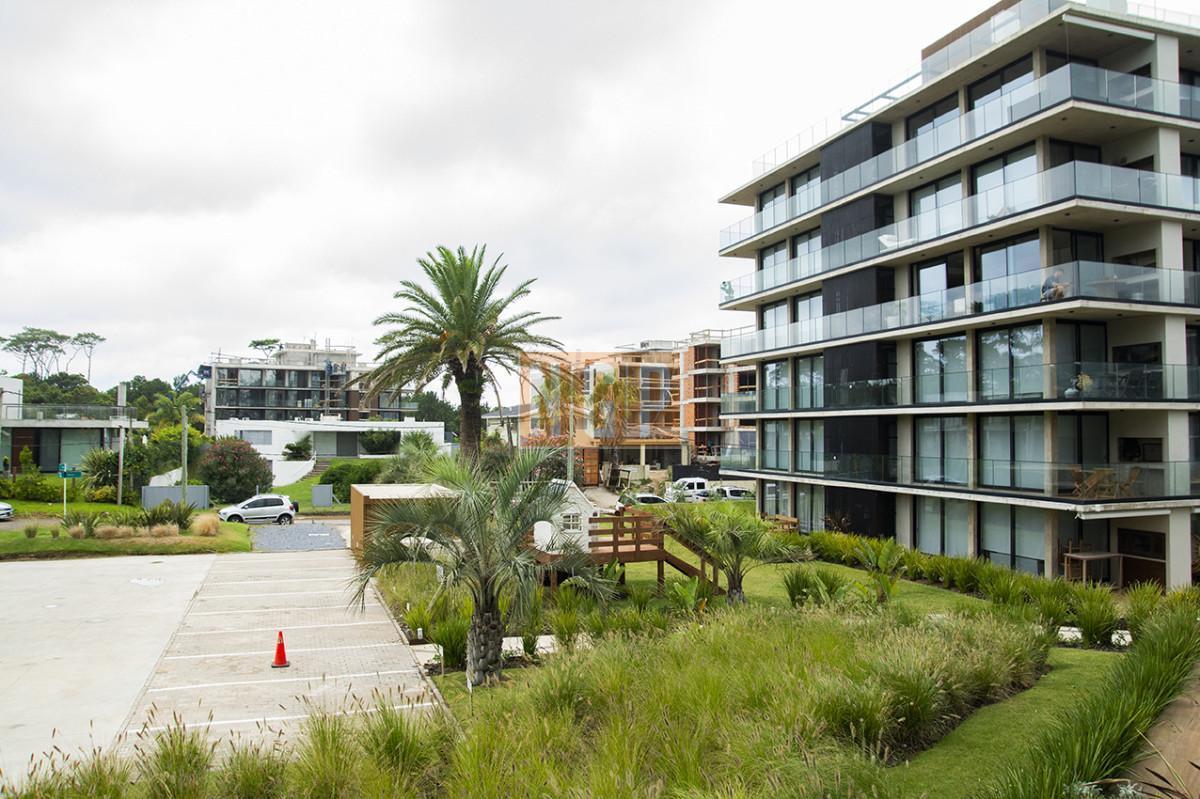 Foto de Apartamento en venta, playa mansa, Punta Del Este, imagen 2