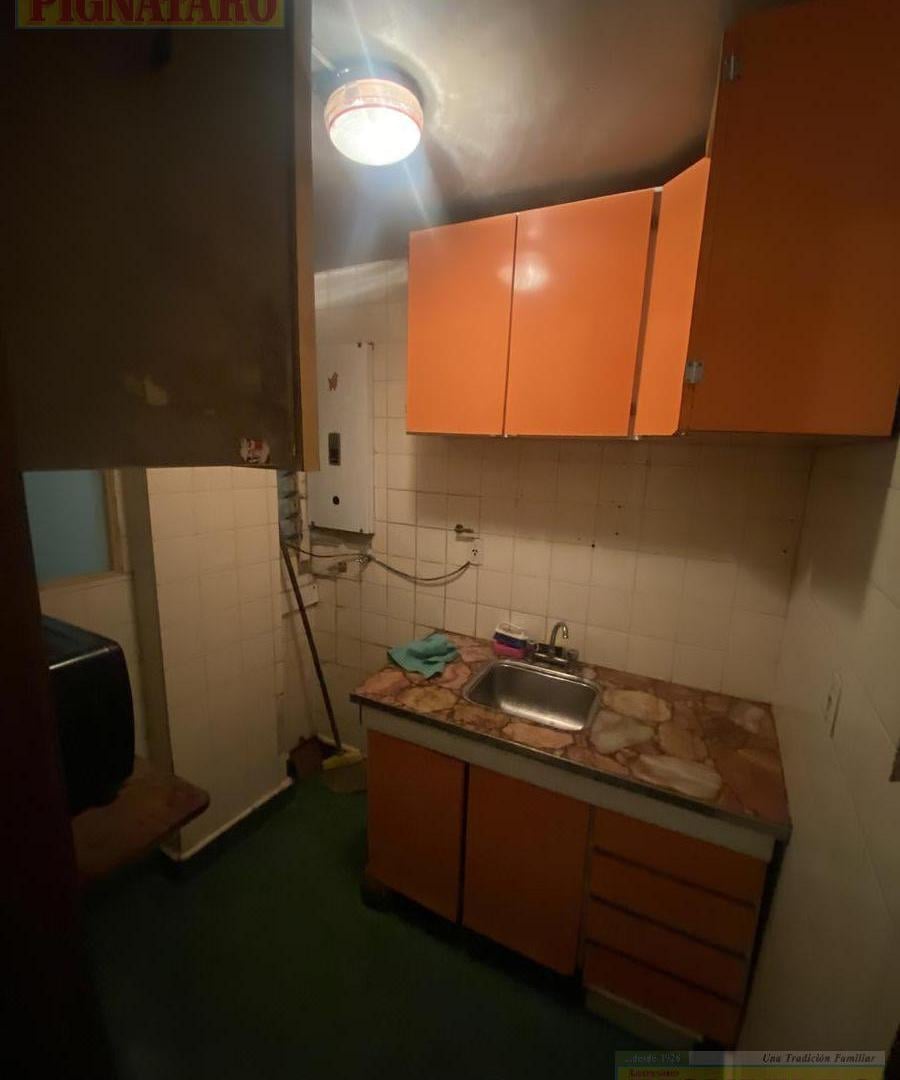 Foto de DEPTO 1 AMB C/PLAC EXCELENTE UBICACION COC Y BÑO/COMPL PATIO/CUB C/LAV, imagen 3