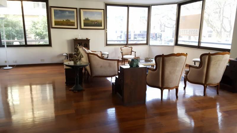 Alquiler Usd 3.000 Paquete con Muebles Piso Bajo con Excelente Vista a Parques de Excelente Categor 3