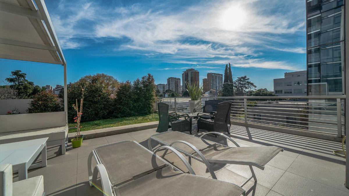 Venta - Casa - Belgrano Chico - Forum Alcorta - 650m2 - 4 suites - 4 cocheras - jardín