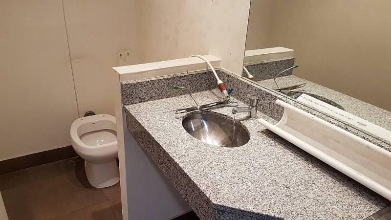 Foto de ALQUILER PISO ALTO OF. Corporativas AAA 280 m2 de alfombra 3 Coch. USD, imagen 4