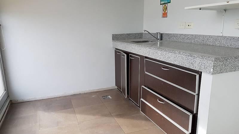 Foto de ALQUILER PISO ALTO OF. Corporativas AAA 280 m2 de alfombra 3 Coch. USD, imagen 5