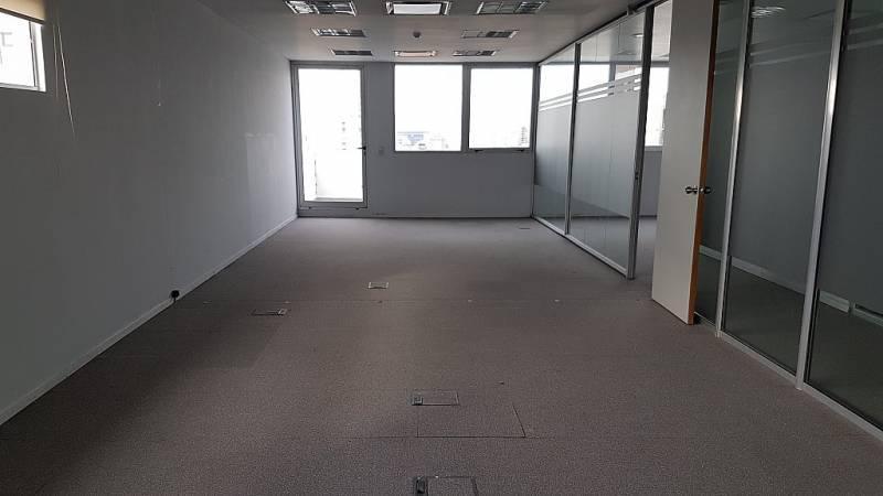 Foto de ALQUILER PISO ALTO OF. Corporativas AAA 280 m2 de alfombra 3 Coch. USD, imagen 2