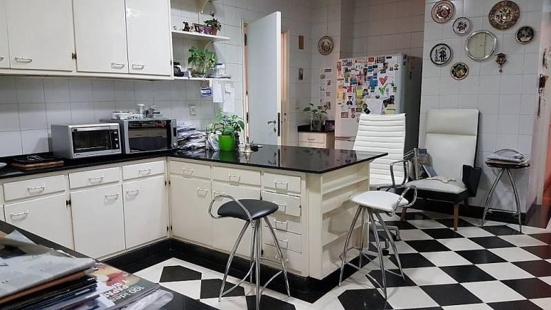 Venta Regio Piso Bajo 360 m² con Vista a Parques Muy Luminoso 4 Dormit 1 Cochera y Seg. 24 Hs 1