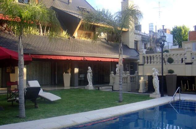 Venta - Casa - Belgrano R - 850 m² Cub - 5 Suites - Jardin - Cocheras 2
