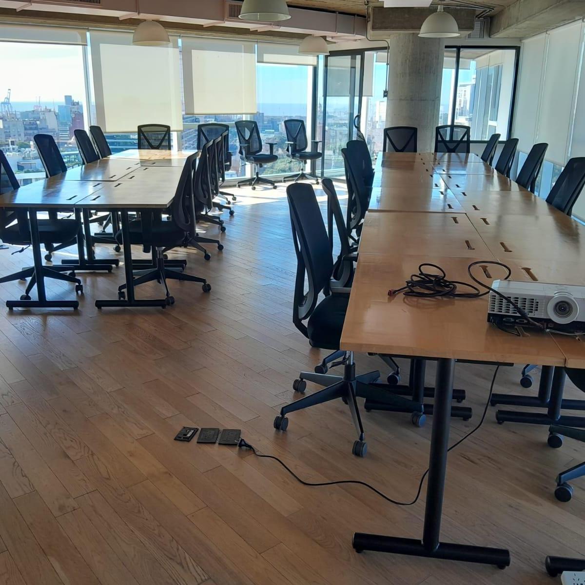 Alquiler - Oficina a + - Retiro - 500 m² - 4 Cocheras - Piso Alto 3