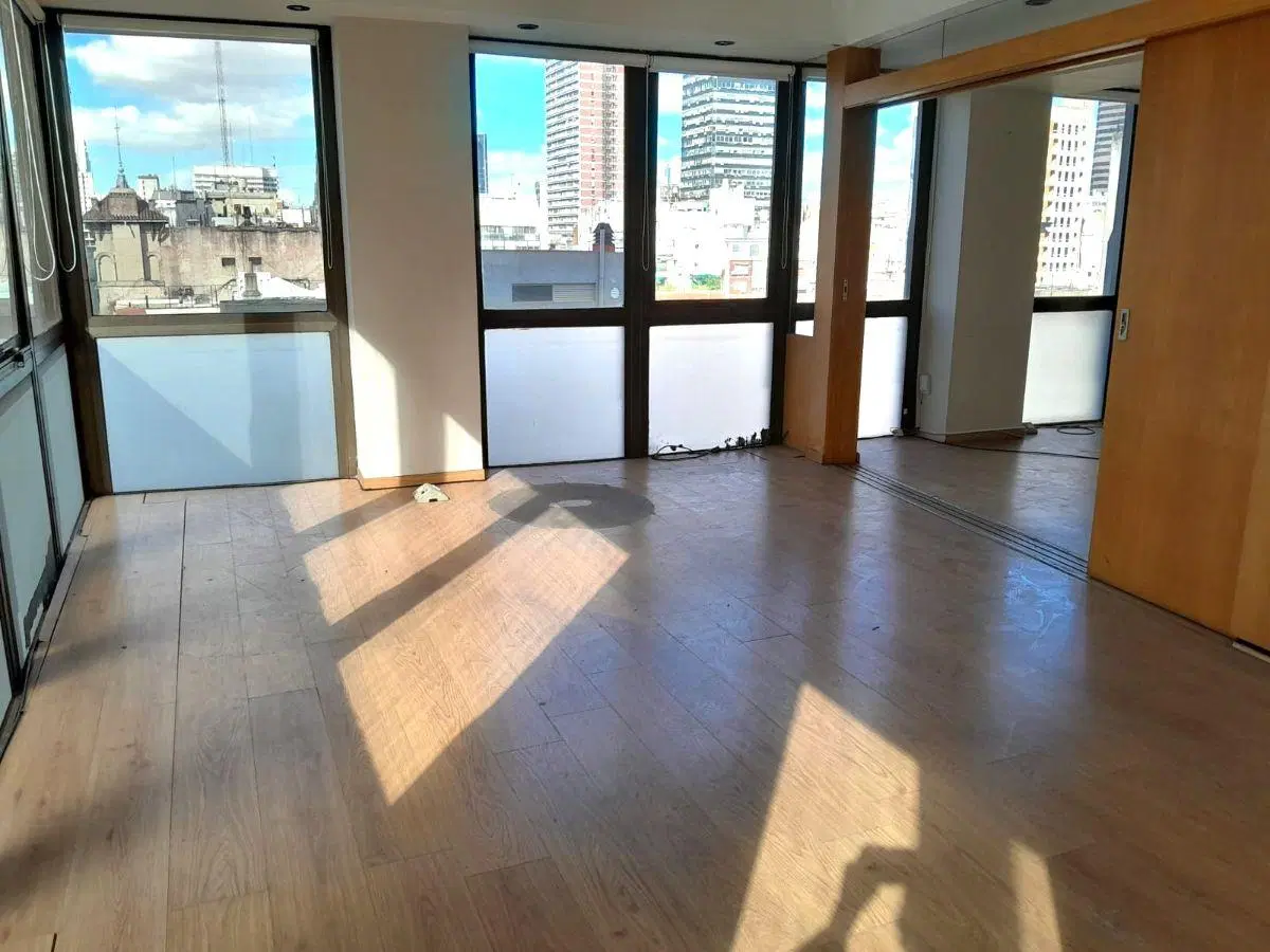 Alquiler - Oficina - San Nicolás - piso alto - Ed. Benetton - 145 m2 - 2 cocheras 8